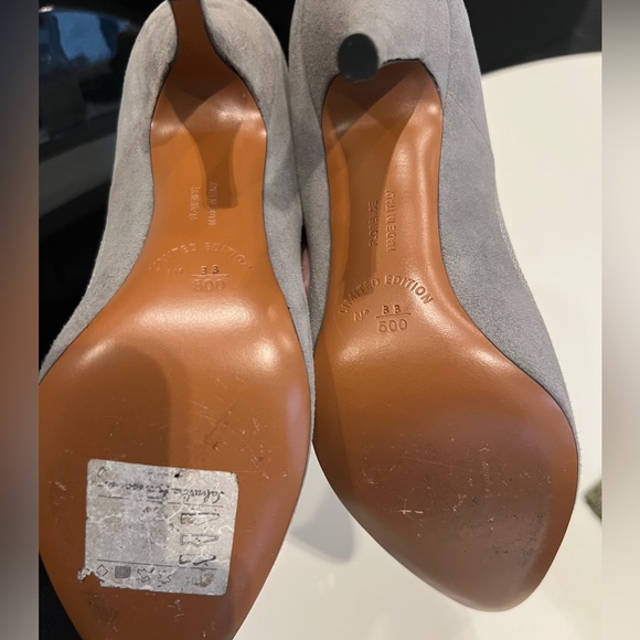 Ferragamo authentic gray suede 3 1/2 heels/ size 38 Italian-worn once. Classics - Picture 6 of 6